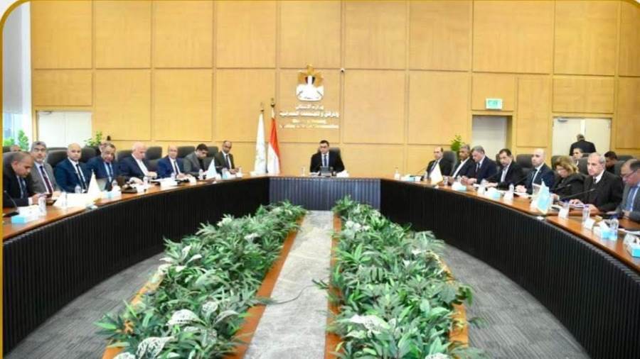 وزير الإسكان يتفقد معدلات تنفيذ مشروعات «حياة كريمة» في خمس محافظات