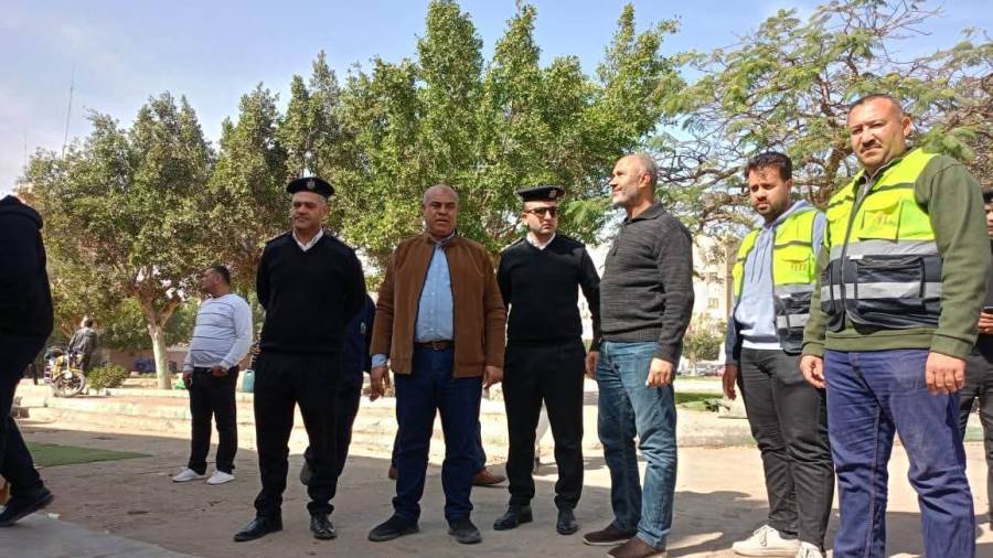 حملة مكبرة لرفع الإشغالات وفتح الممرات بمركز خدمات الحي الثاني بمدينة الشروق