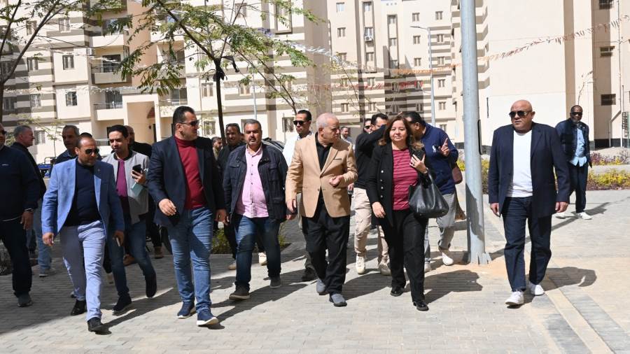 مي عبد الحميد تتفقد مشروعات الإسكان الاجتماعي والإسكان الأخضر بالعاشر من رمضان «صور»