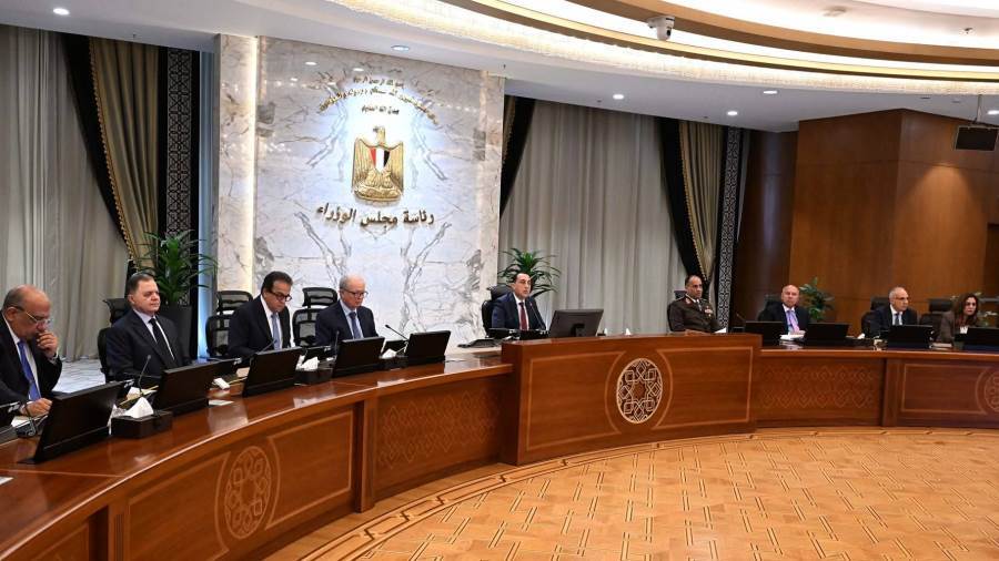 الحكومة توافق على تخصيص أراضٍ بالفيوم وقنا لمشروعات «حياة كريمة»