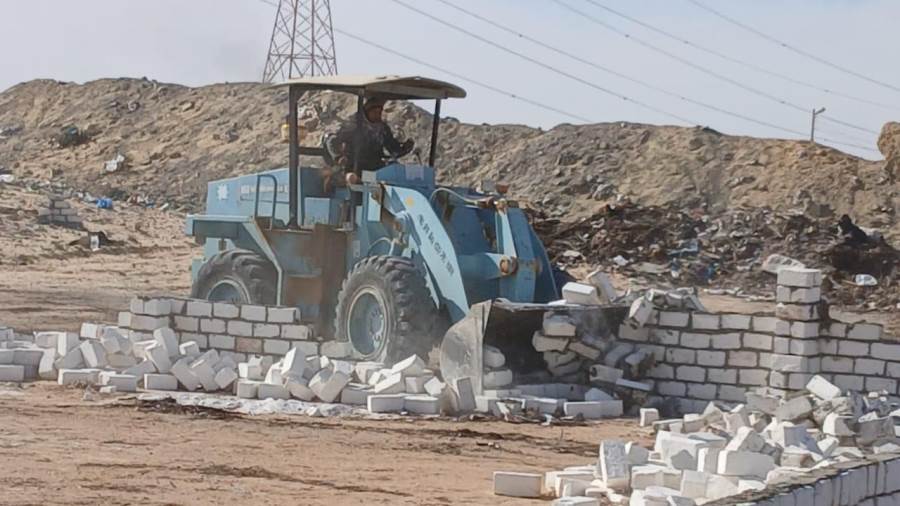 11 قرارًا لإزالة تعديات ومخالفات بناء بالساحل الشمالي ومدينتي القاهرة الجديدة وغرب بورسعيد