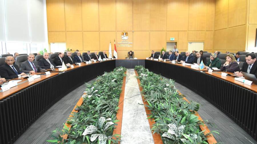 وزيرة الإسكان تشدد على الالتزام بالجداول الزمنية لمشروعات «حياة كريمة»