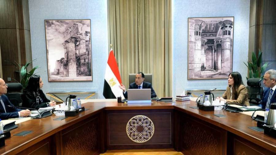 «مدبولى» يتابع تنفيذ توجيهات طرح وحدات سكنية بالإيجار ويؤكد سرعة إعداد التصور التنفيذي