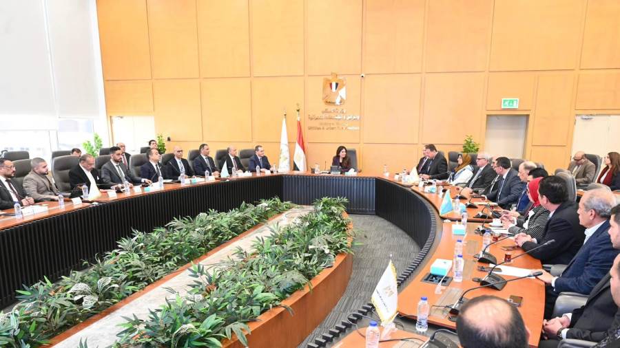 وزيرة الإسكان تعقد اجتماعًا موسعًا مع غرفة التطوير العقاري لبحث تعزيز التعاون المشترك