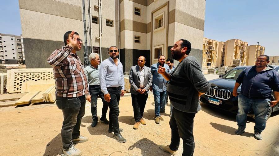 معاون نائب رئيس الهيئة يتفقد مشروعات العبور الجديدة ويؤكد: الجودة لا تقبل المساومة 