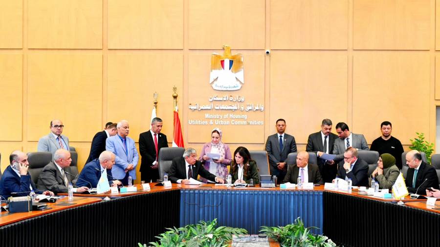 وزيرة الإسكان تبحث مع أعضاء مجلس الشيوخ مطالب المواطنين وتؤكد تعزيز التنسيق المشترك