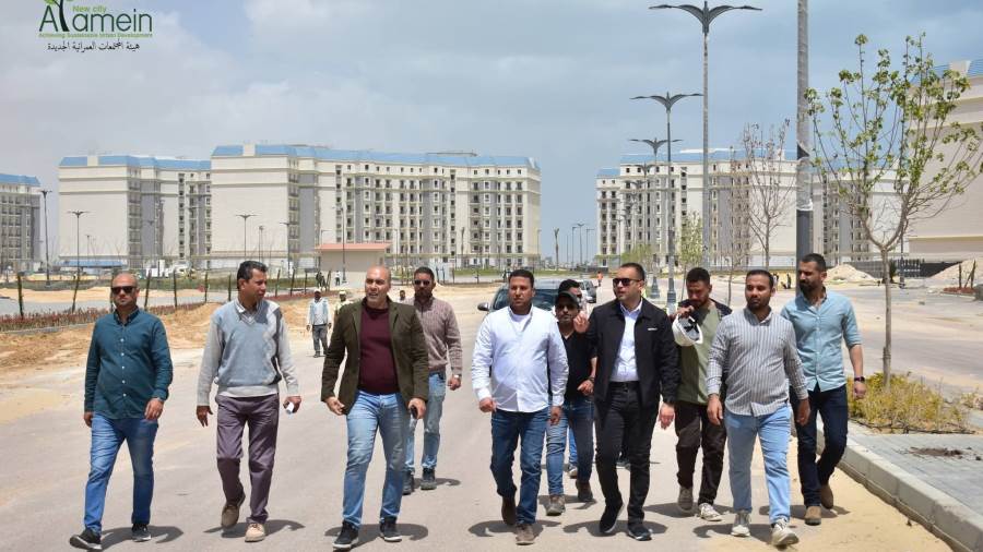 رئيس جهاز العلمين الجديدة يتفقد الحي اللاتيني ويوجه برفع معدلات التنفيذ لتسليم الوحدات