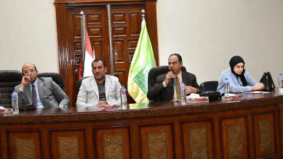  وسط تنافس قوي من المستثمرين .. .. بيع 19 محلًا تجاريًا بحصيلة تتجاوز 50 مليون جنيه بمدينة العاشر 