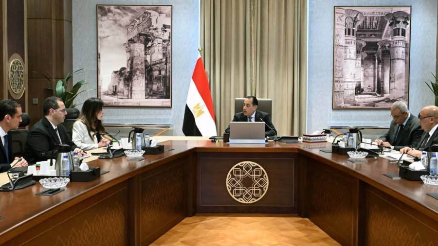 وزيرة الإسكان تستعرض إجراءات جديدة لضبط السوق العقارية وحماية العملاء