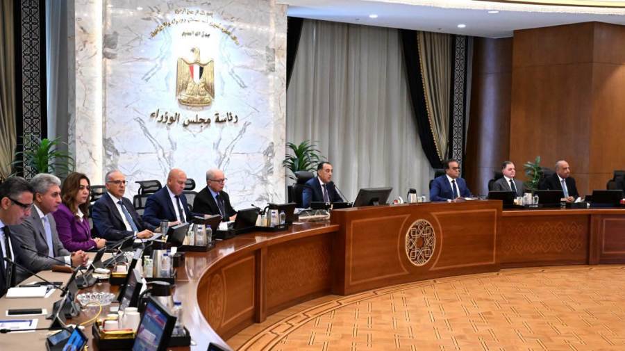 الحكومة توافق على إقامة مشروع «كرنك تكستايل» للملابس الجاهزة باستثمارات 15 مليون دولار في السادات