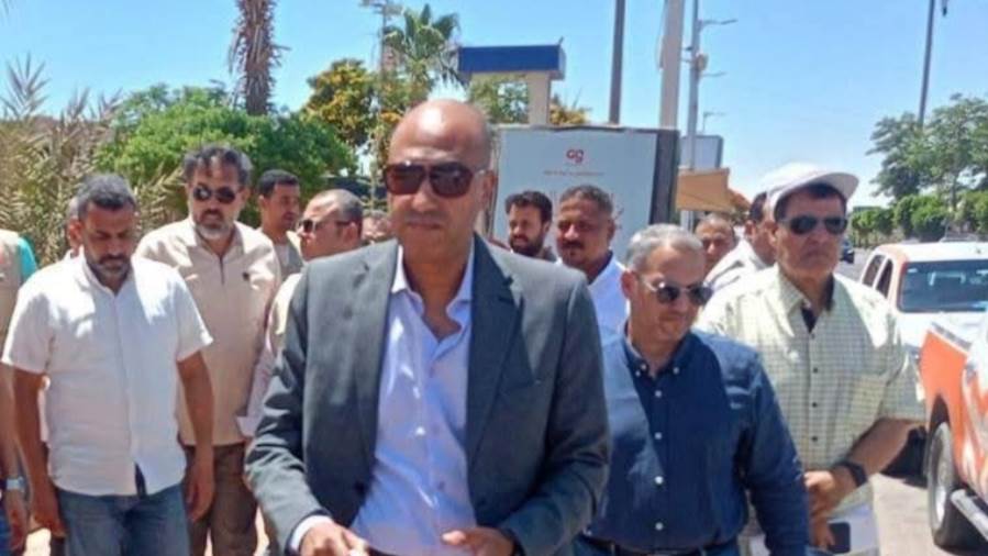 رئيس جهاز الشروق يتابع إنشاء ممشى رياضي وتطوير الجزيرة الوسطى بالطريق الغربي