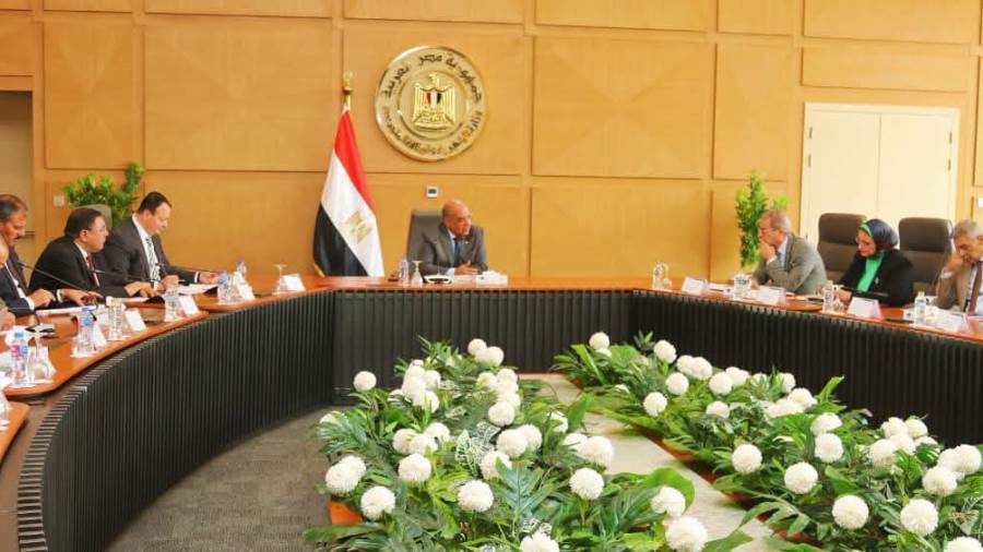 وزير الكهرباء: استمرار تطوير الشبكة القومية لاستيعاب الطاقات المتجددة ومواجهة زيادة الأحمال
