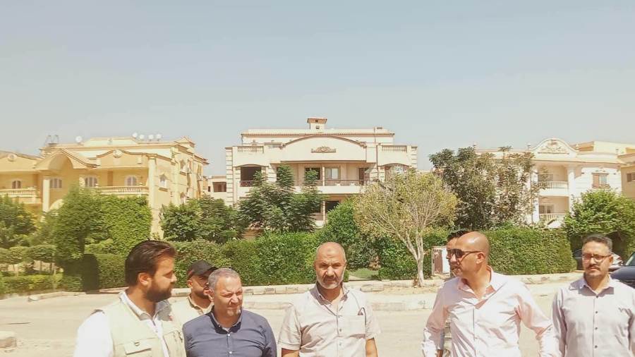 رئيس جهاز الشروق يتابع ميدانيًا أعمال النظافة بمختلف الأحياء والمناطق