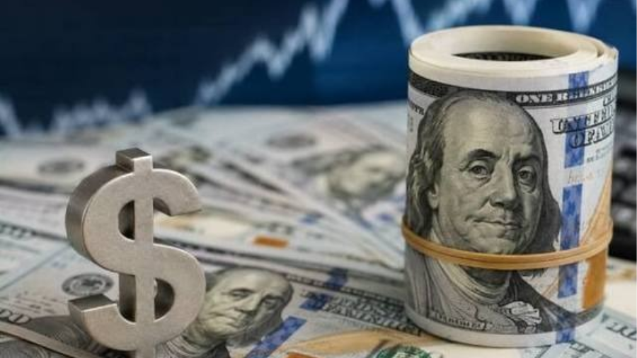 الدولار يقترب من 54 جنيهًا في البنوك  خلال تعاملات الإثنين