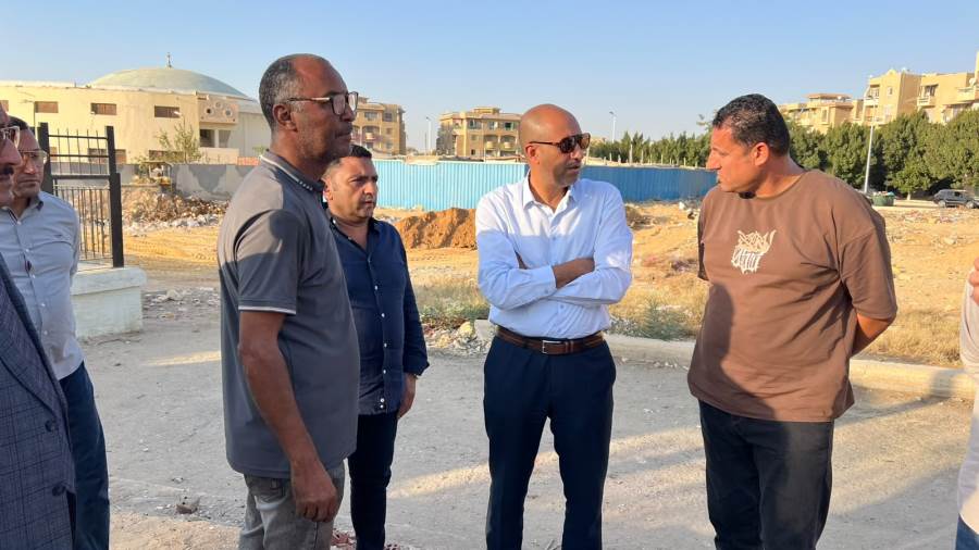 رئيس جهاز الشروق يقود حملة مكبرة لرفع الإشغالات وضبط النباشين