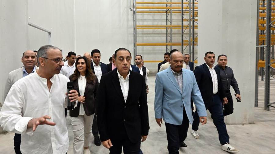 على مساحة 13 فدانًا.. «مدبولي» يفتتح مستودع السويس الاستراتيجي للسلع الغذائية