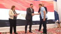وزير الإسكان يُسلم عددًا من عقود «سكن لكل المصريين»  بحدائق أكتوبر