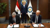 وزير البترول يشهد توقيع عقد توريد خام الفوسفات لمجمع صناعي بالعين السخنة