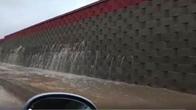 فيديو.. مياه الأمطار تخترق مطلع الدائري الأوسطي بمدينة الشروق