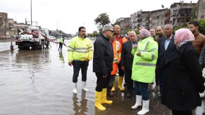 رئيس الشركة القابضة للمياه يتابع تعامل الشركات مع الأمطار 