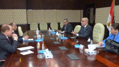 وزيرا الإسكان والتنمية المحلية يبحثان آليات توزيع عوائد قانون التصالح 