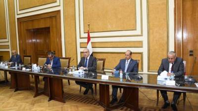 وزير الإسكان يعلن استمرار شركات المقاولات في عملها دون توقف