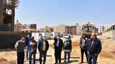 جمال طلعت يتفقد مشروعات مدينة القاهرة الجديدة