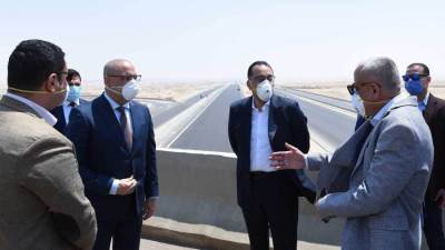 رئيس الوزراء يتفقد المحاور والطرق الرئيسية والكباري بمدينة 6  أكتوبر