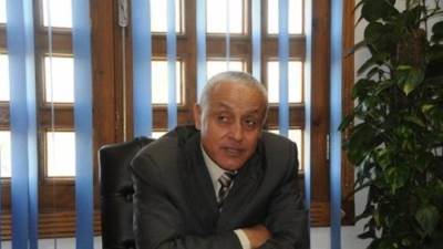 عمارة يستعرض مشروعات المياه بالمدن الجديدة