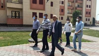 علاء عبد العزيز يتفقد حي الأندلس بالعاشر من رمضان