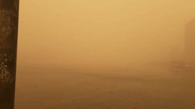 بالصور.. بدء عاصفة رملية شديدة على مصر 