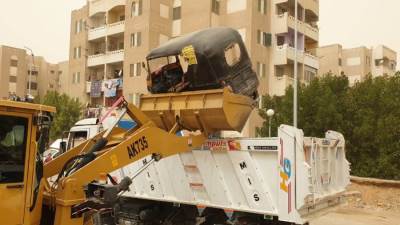 شريف الشربيني يقود حملة لمواجهة عشوائيات " أبو الوفا " بأكتوبر