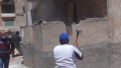 جهاز الشروق يزيل تعديات المواطنين باسكان الشباب 100 متر 