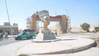 جهاز المنيا الجديدة يبدأ مشروع ازدواج الطريق الصحراوي الشرقي