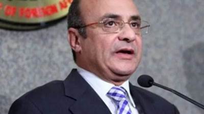 بالفيديو .. وزير العدل يكشف أسباب الزحام بمكاتب الشهر العقاري