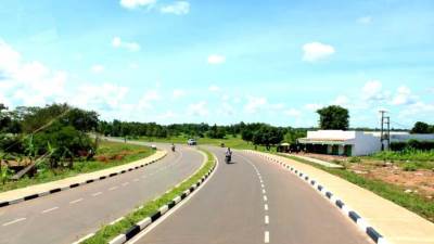 بالصور.. «المقاولون العرب»: انتهاء تنفيذ 45% من أعمال طريق «باليسا كومنكولي» بأوغندا