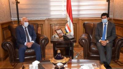 اتصال هاتفي بين وزيري الرياضة والإسكان حول تنفيذ المدينة الرياضية في بورسعيد