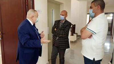بالصور.. وكيل «صحة الشرقية» يتفقد تجهيز مبنى العزل بالعاشر من رمضان
