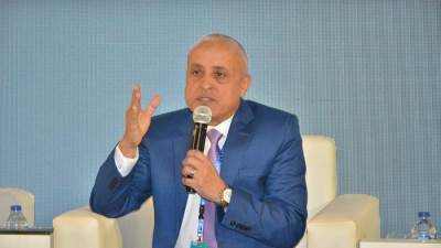 بعد عزله نفسه .. جدل حول اجتماع وزير الإسكان وقيادات "المجتمعات العمرانية " السبت المقبل