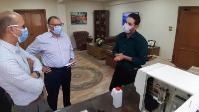 جهاز الشروق ومجلس الأمناء يدعمان مستشفى العزل بجهاز صورة الدم الكاملة (صور)