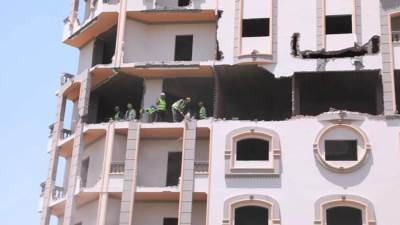 بالفيديو.. محافظ سوهاج يبرأ نفسه في واقعة عقار جرجا المخالف 