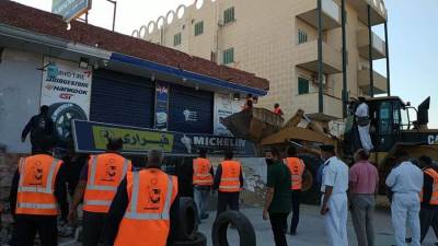 حملة مكبرة لإزالة الاشغالات وتعديات المواطنين بمدينة العاشر من رمضان 