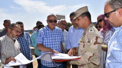 عمارة يتفقد مشروعات مدينة القاهرة الجديدة