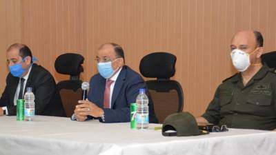 وزير التنمية المحلية :  هنرجع كل "شبر" متعدى عليه من أراضى وأملاك الدولة