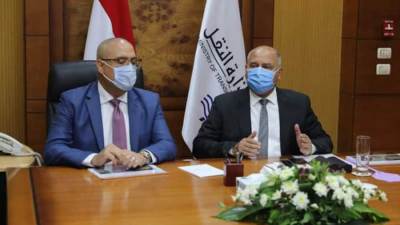 وزيرا النقل والاسكان يستعرضان نتائج العروض الفنية لمشروع القطار السريع