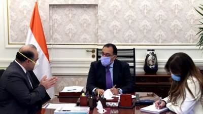 رئيس الوزراء يستعرض تطورات سوق الأوراق المالية المقيدة في ظل «كورونا»