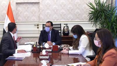 مدبولي يوجه بسرعة التواصل مع الجهات صاحبة الولاية لتوفير أراضي المشروعات الجديدة