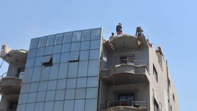 المالك أغلق الفيلا وتصدى للشرطة.. تفاصيل إزالة دور ونصف مخالف بالتجمع الخامس (صور)