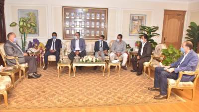 محافظ أسيوط يلتقى رئيس جهاز مدينة ناصر الجديدة ووفد شركة بورتو جروب