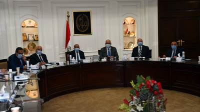 اجتماع حكومي لمناقشة الاشتراطات التخطيطية والبنائية لضبط العمران بــ3 محافظات